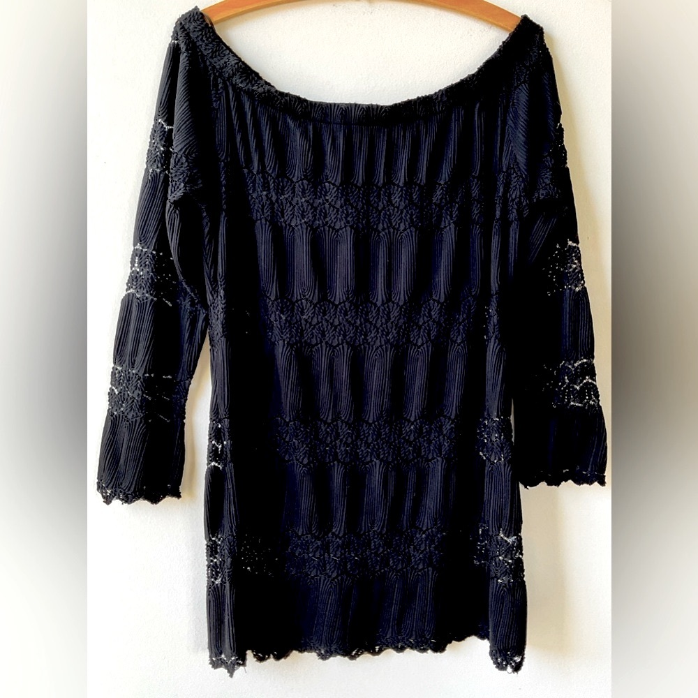 NWOT Lace cut-out sophisticated blouse